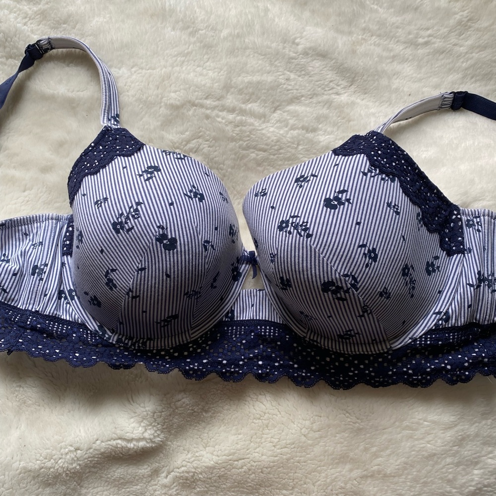 Cacique lightly lined T-shirt full coverage bra 42DD